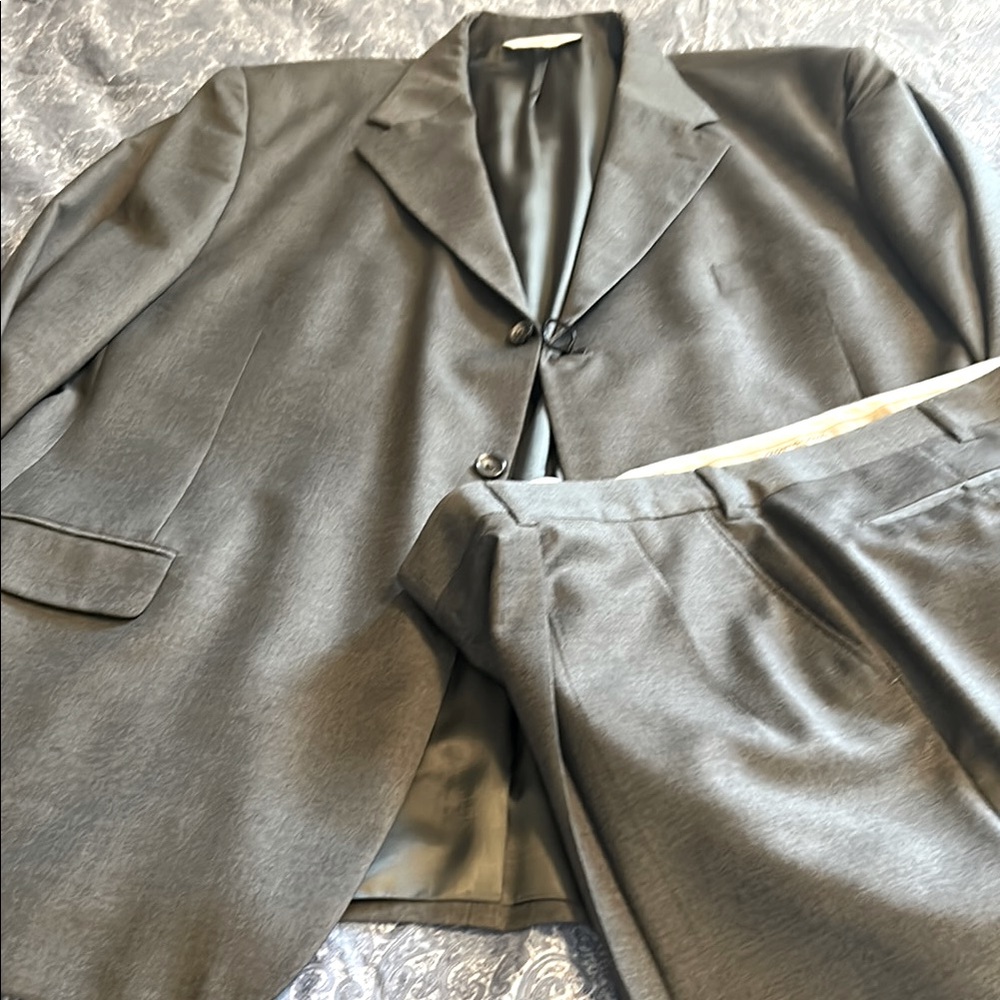 Pronto Uomo Gray 100% Wool Suit Timeless Tailoring made in Italy